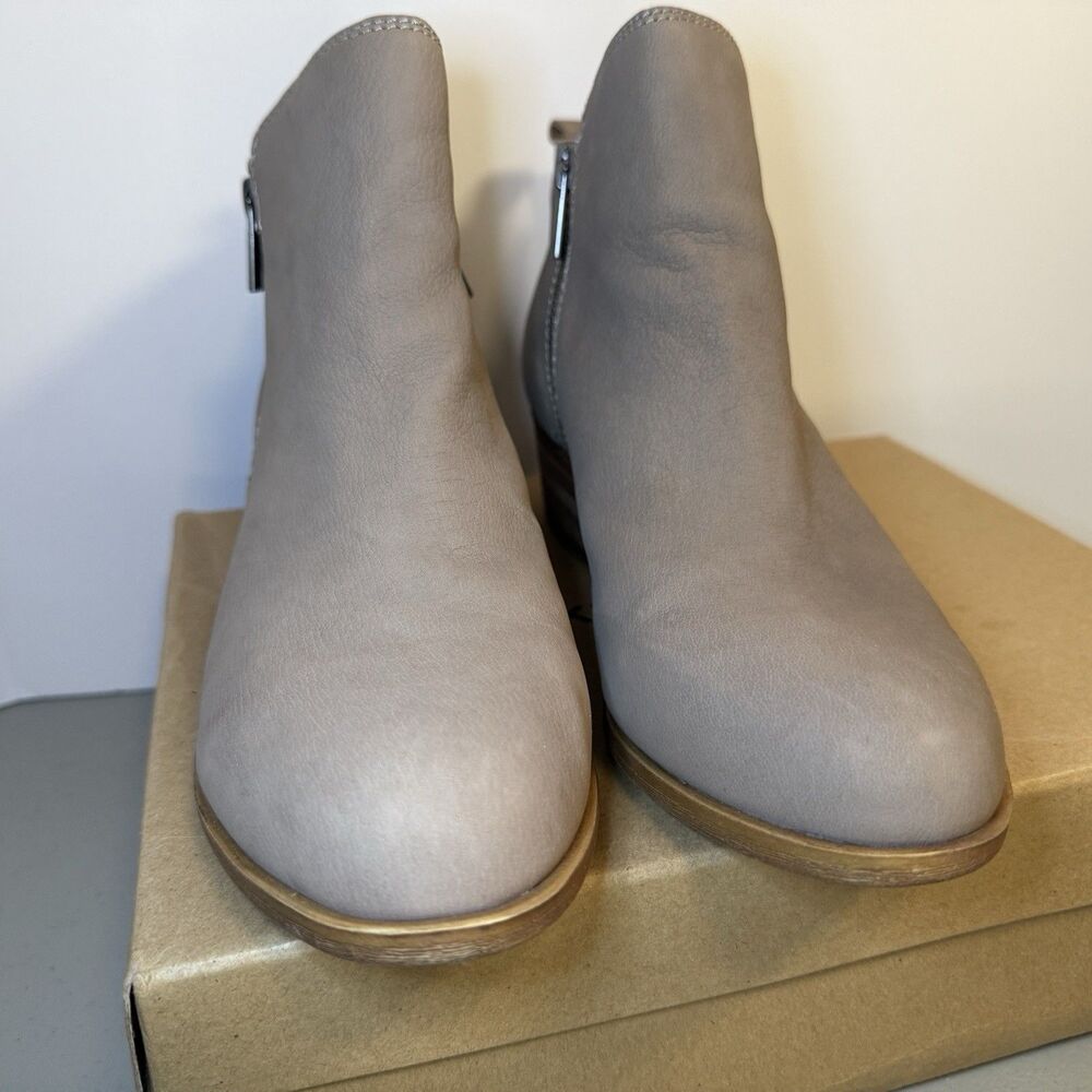 Lucky Brand Women’s Ankle Boots Beige Leather Side Zip Low Heel Booties Size 8.5